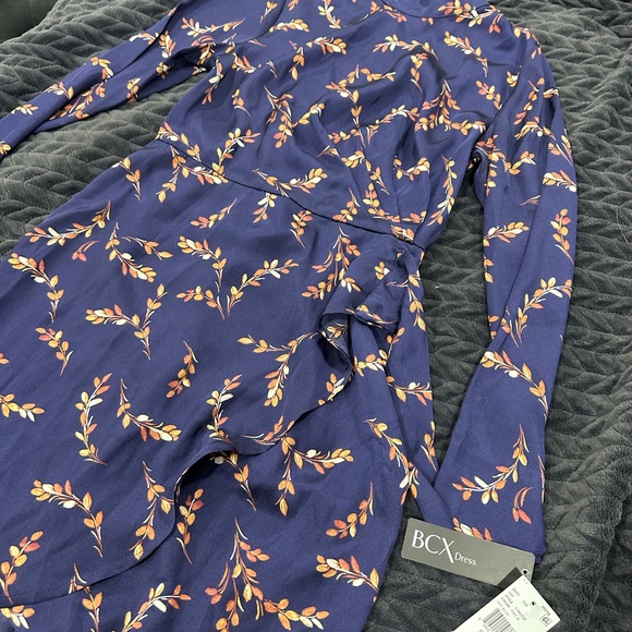 Size 3 new silk  dress with ticket.  Never been worn. - Picture 4 of 7